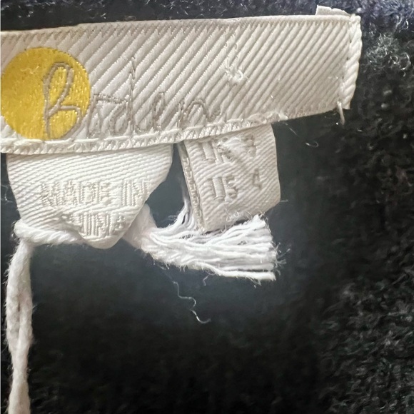 Boden charcoal sweater embellished with flowers by hand. - Picture 8 of 8